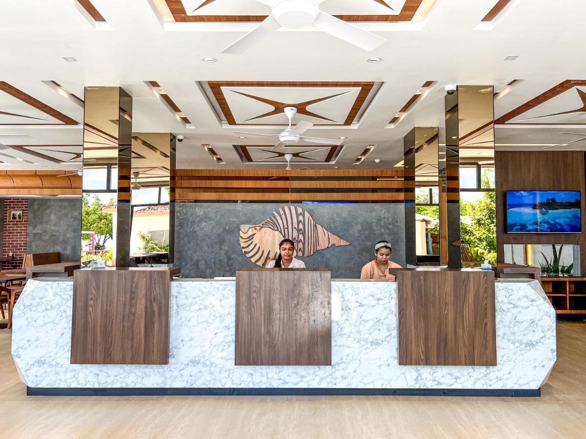 Triton Prestige Seaview And Spa Maafushi Exterior foto