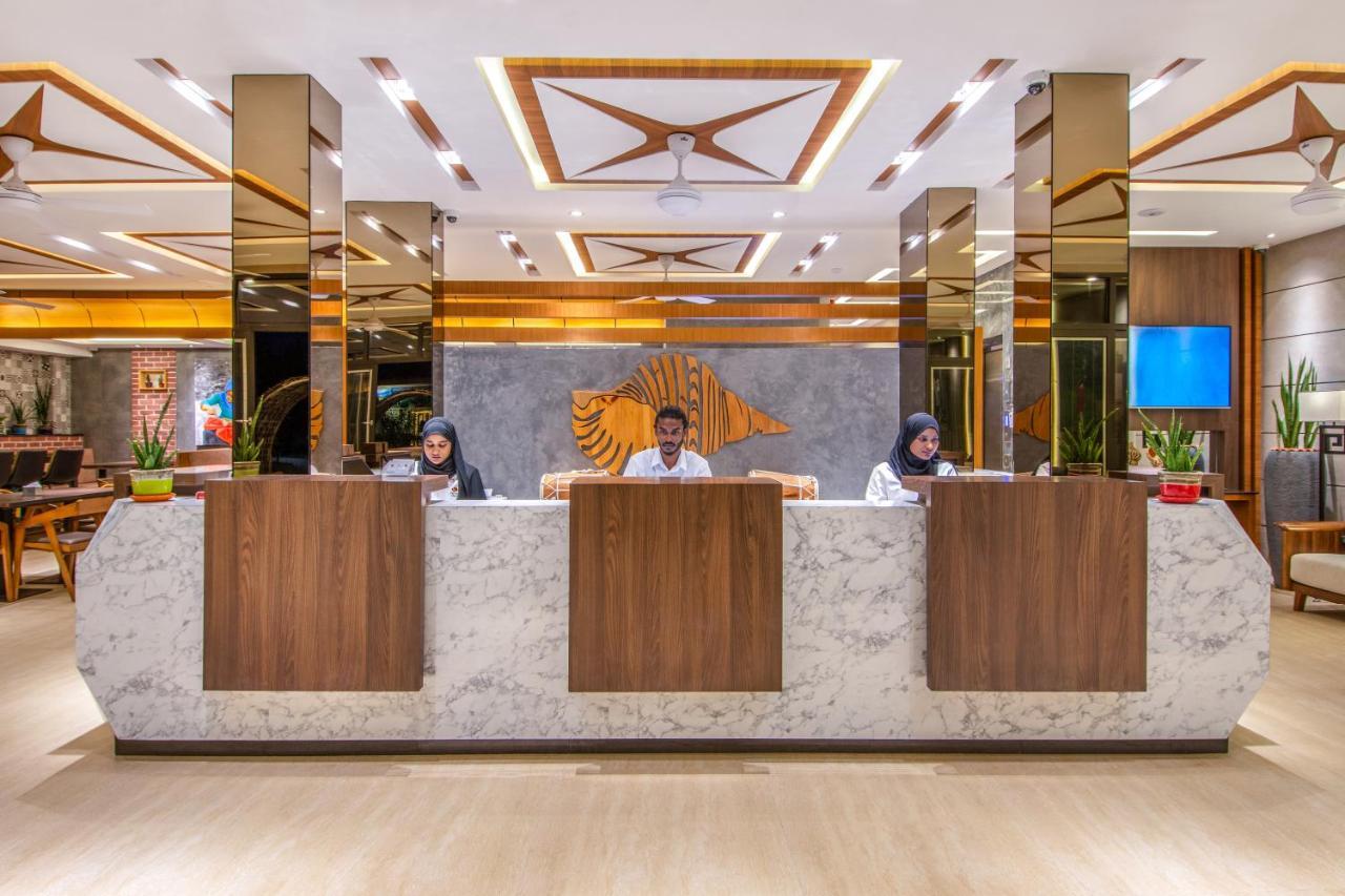 Triton Prestige Seaview And Spa Maafushi Exterior foto